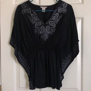 Fun & Flirt embroidered navy blouse. Size S.